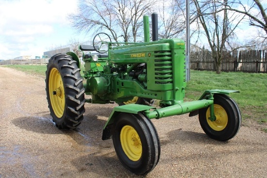 JD A Tractor