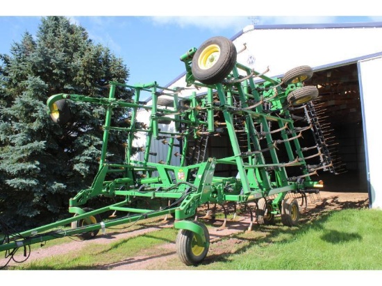 JD 2210 45 1/2 Ft.. Field Cult.
