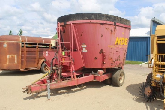NDE 700 Feed Wagon