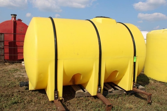 1300 Gal. Horizontal Poly Tank
