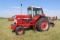 IH 1086 Tractor w/ Cab