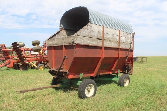 Silage Box Wagon w/ Ext. & Top on Gear