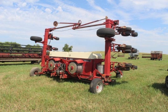 IH #900 Cyclo Air Planter