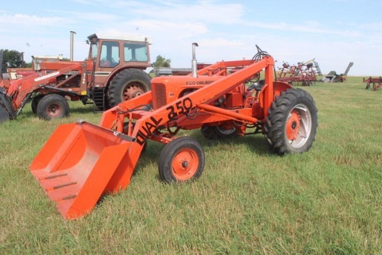 Allis WD Tractor w/ Dual 250 Loader