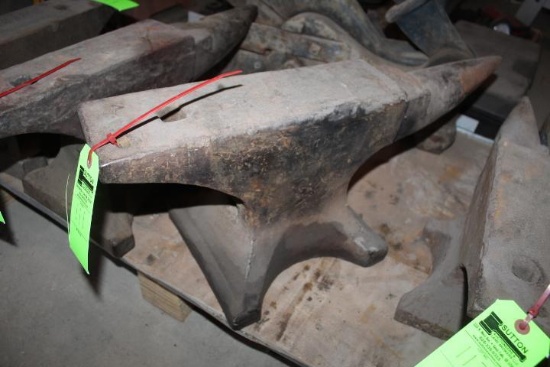 Peter Wright 28In. (+/-179 LB) Anvil w/ #2 Stamp
