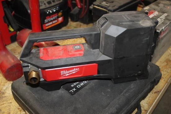 Milwaukee 18V Transfer Pump