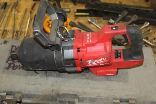 Milwaukee 1 In. D Handle High Torque Impact Wrench