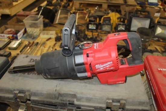 Milwaukee 1 In. D Handle Ext. Anvil High Torque Impact Wrench