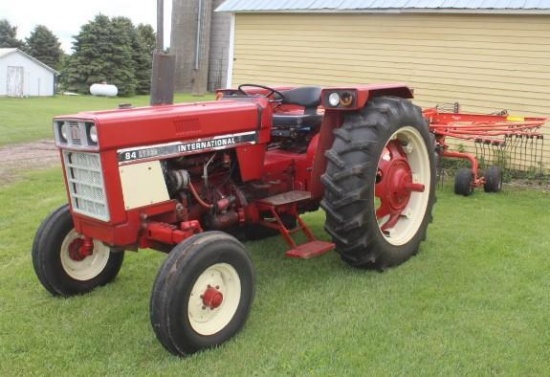 IH 84 Hydro Tractor