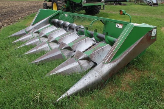 JD 643 corn head