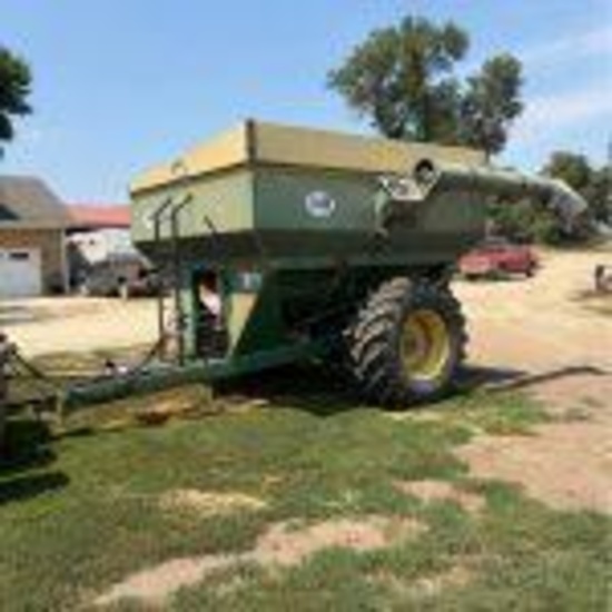 J&M 475 Grain Cart, 12in. Unloading Auger, Small 1000 PTO, 600/70R30 Tires-Barely Used