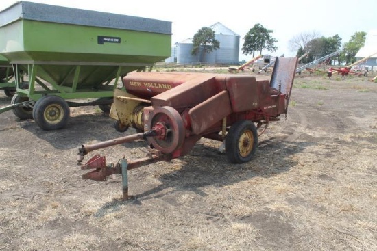 NH #270 Square Baler, Shedded
