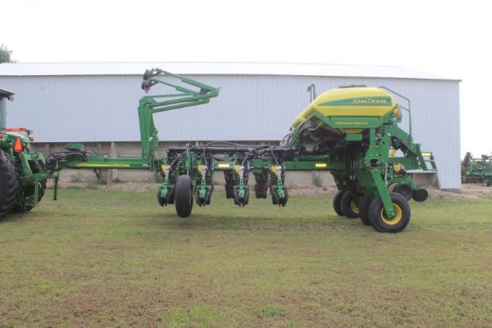 JD 1770 NT 12R30 Bulk Fill Planter w/ CCS Seed Delivery System
