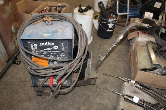 Miller 225V Thunderbolt Stick Welder