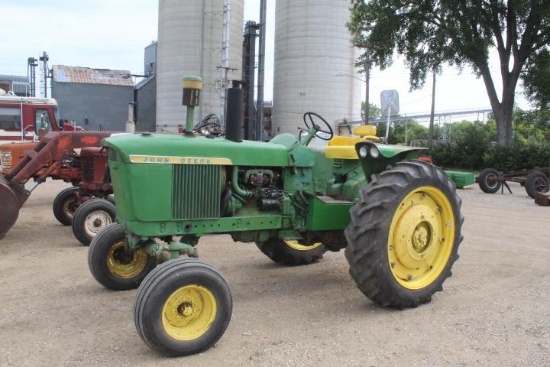 JD 3020 Tractor w/Powershift, Gas, Fenders, 3 Pt., 540/1000 PTO, Sgl. Hyd.