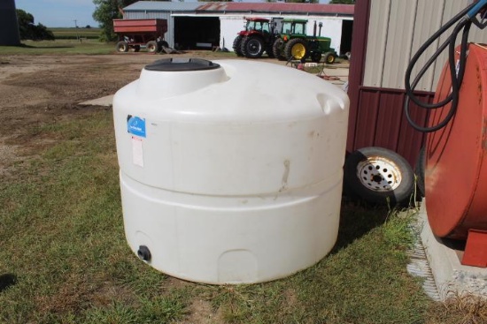 Roto Mold 625 Gal. Poly Tank (water only)