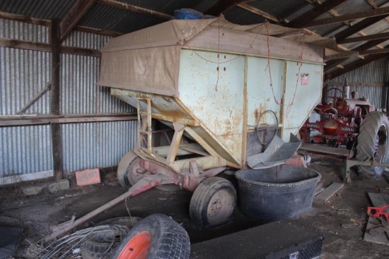 Walsh 175 Bu. Gravity Wagon w/ Gear