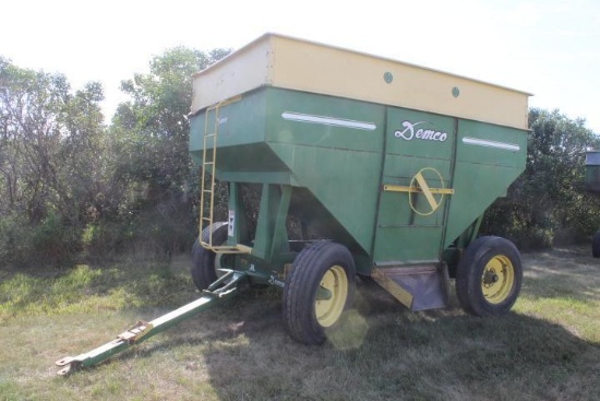 Demco 350 Bu. Gravity Wagon
