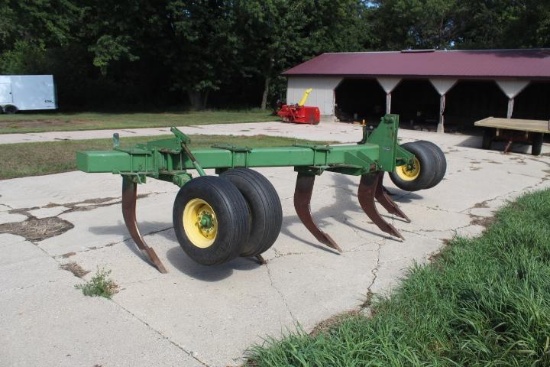 JD 915 7 Shank V Ripper, 3 Pt.
