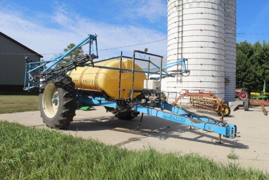 Blumhardt Trailmaster PT Sprayer w/ 1000 Gal. Tank
