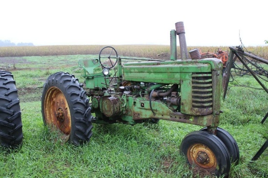 JD A Tractor, SN: 598087, Good 12.4x38 Tires, Engine Stuck