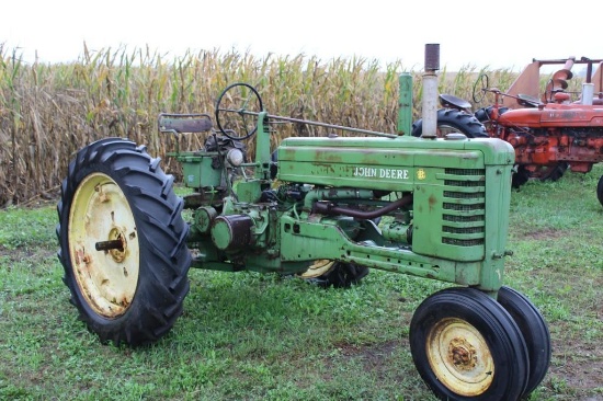 JD B Tractor, SN: 207342, Poor 12.4-38 Tires, 5.5-16 Front Tires, Engine Stuck