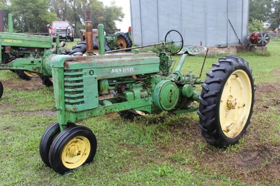 JD B Tractor w/Steel Seat, SN: 97055, Poor 11.2-38 Rear Tires, Engine Loose
