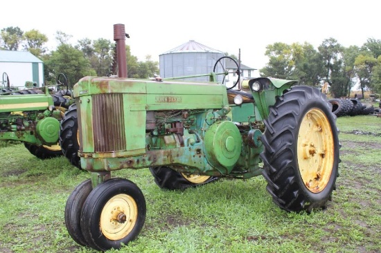 JD 70 Tractor, SN: 7024818, 14.9-38 Rear Tires, Poor Rubber, Engine Loose