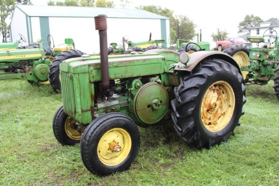 JD D Tractor w/Wide Front, 12v System, Live Hyd. & Live Power, 14-30 Rear Tires, SN: 162420, Runs
