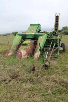 Oliver #83 Corn Picker (Complete)