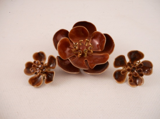 Vintage Enamel Brown Flowwers Brooch and Earring Set