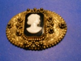 Vintage Cameo Center Brooch