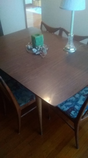 Vintage Set Dining Table with 4 Chairs