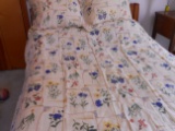 Vintage Comforter with Pillows