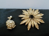 Vintage Lot of 2 Brooches, Avon