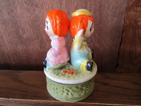 Ceramic Ragedty Ann and Andy Music Box