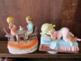 Lot of 2 Music Box Figurine Décor