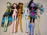 Vintage Lot of 6 Monster High Dolls