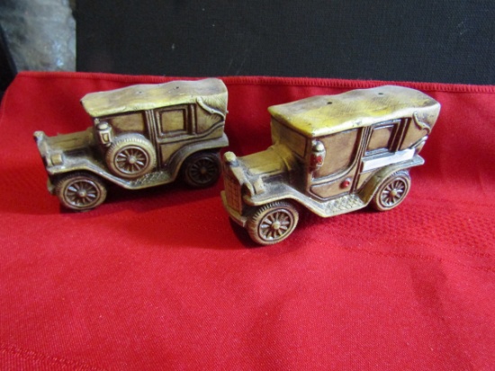 Vintage Salt and Pepper Shakers, Cars