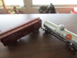 Lot of 2 American Flyer Gulf Tanker and Boxcar