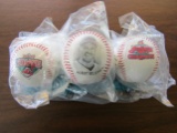 Lot of 3 Baseballs with Stand, Albert Belle, Indians 95 Champions, in Good Condition