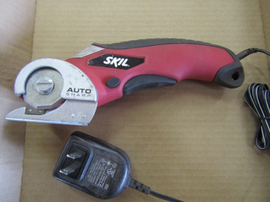 Skil Chargable Saw with Cord, Works