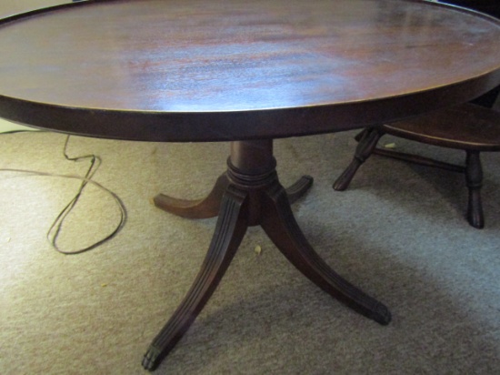 Vintage 4 Footed Oval End/Coffee Table, #2149 Grand Rapids