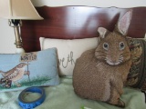 4 Decorative Throw Pillows