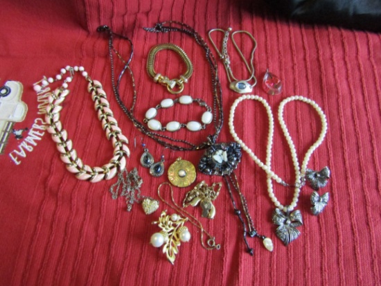 Vintage Lot of Jewelry
