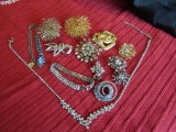 Lot of Vintage Gold Tone Brooches