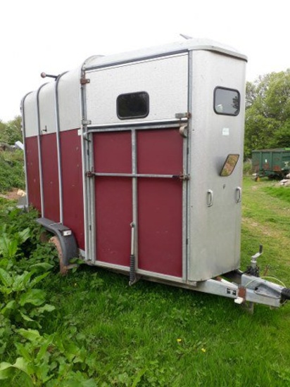 Ifor Williams 510 Twin Horse Trailer