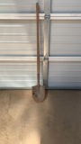 Long handle shovel