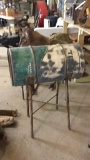 Saddle stand