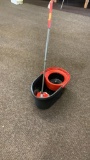 Spin mop bucket w/mop